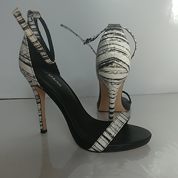 Shoes - Picture 4 of 4